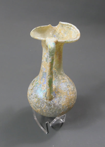 Glass oinochoe.