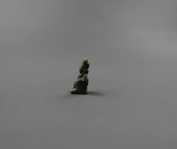 Isis miniature.