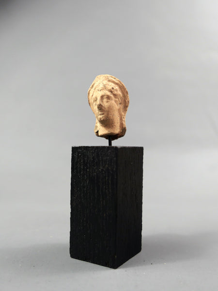 Tête féminine