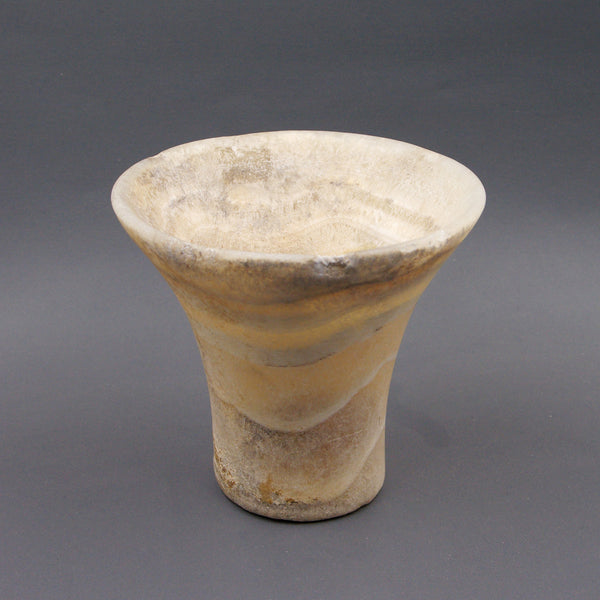 Vase.