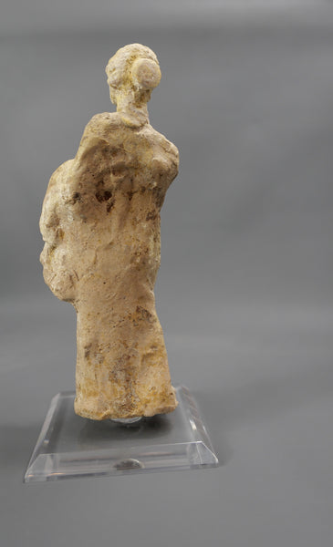 Statuette féminine.