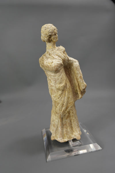 Statuette féminine.
