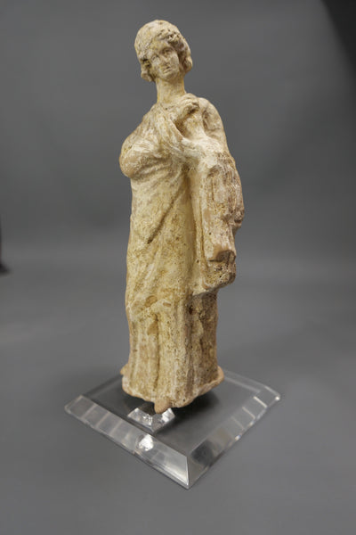 Statuette féminine.