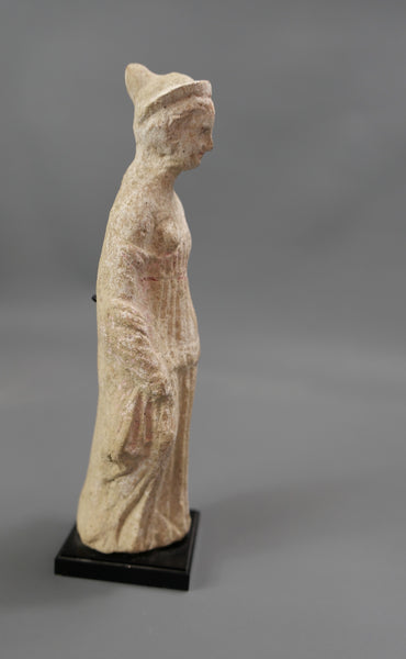 Female statuette.