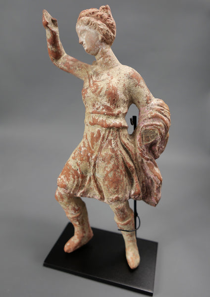 Statuette féminine.