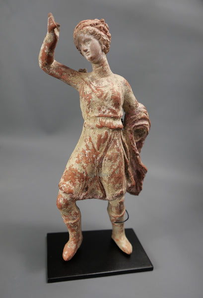 Statuette féminine.